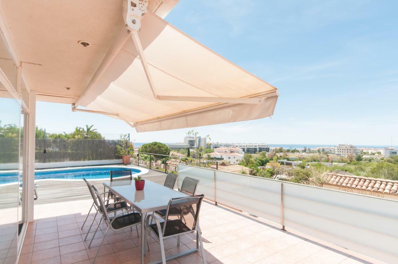 Villa Med Ситжес Екстериор снимка