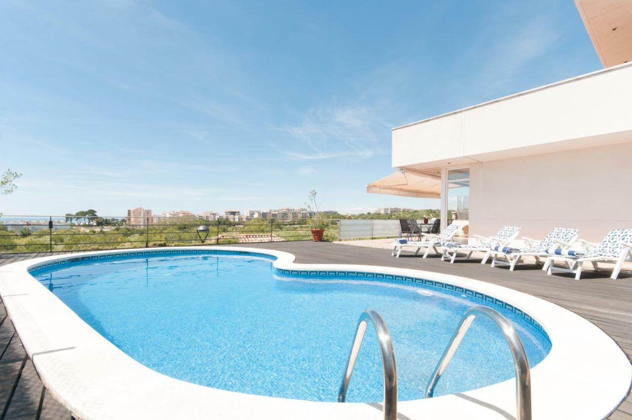 Villa Med Ситжес Екстериор снимка